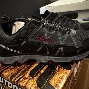 FILA Black and Red AT Peake 21 TN